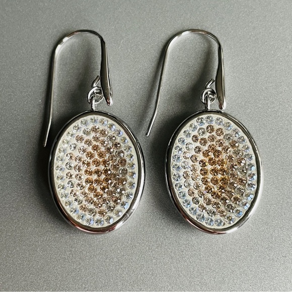 SWAROVSKI Crystal Rhodium Plated Nila Light Peach Pointiage Oval Hook Ea… - Picture 5 of 8